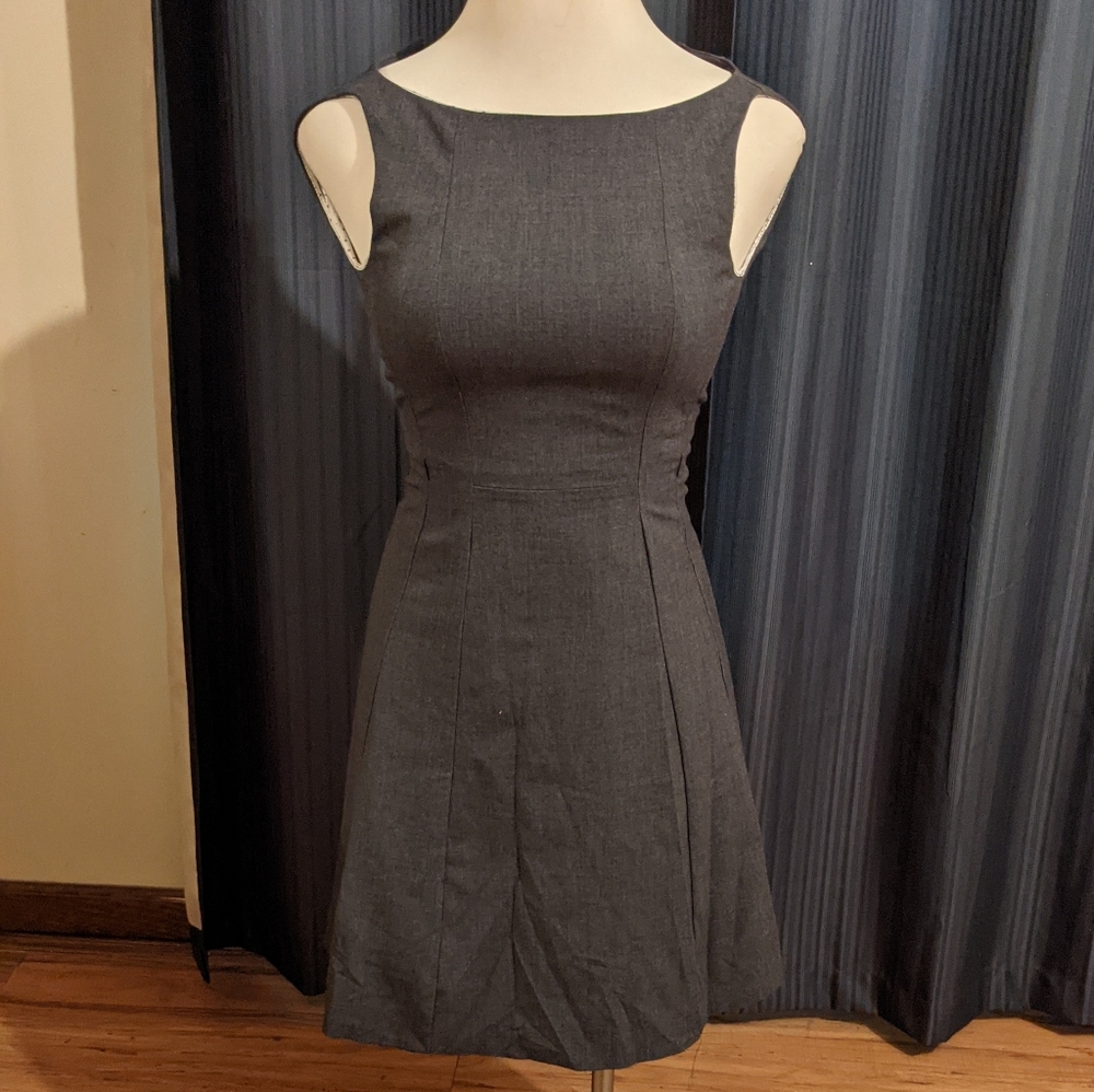 Dress - Picture 3 of 5